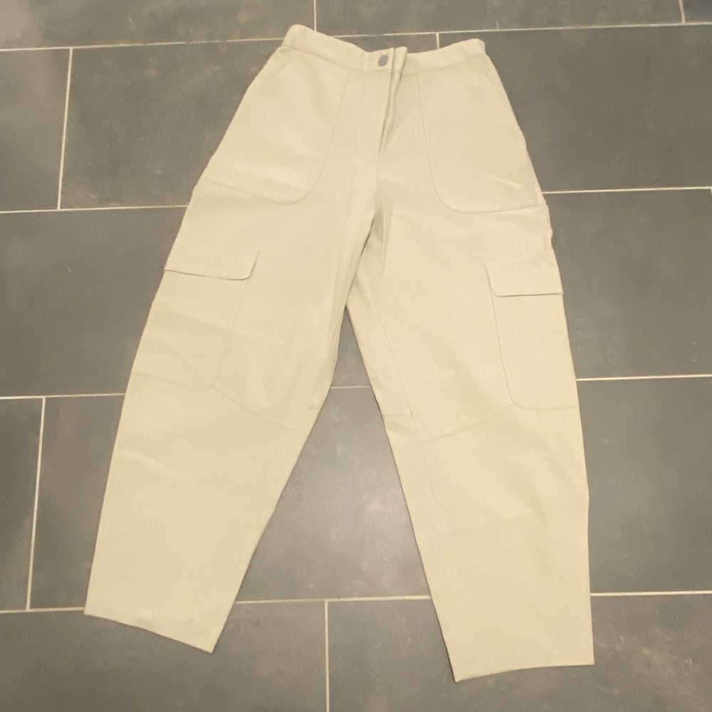 lululemon athletica Women’s Beige Cargo Pants